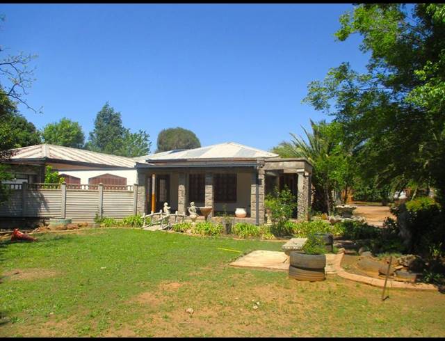 4 BEDROOM HOUSE FOR SALE IN HOSPITAALPARK